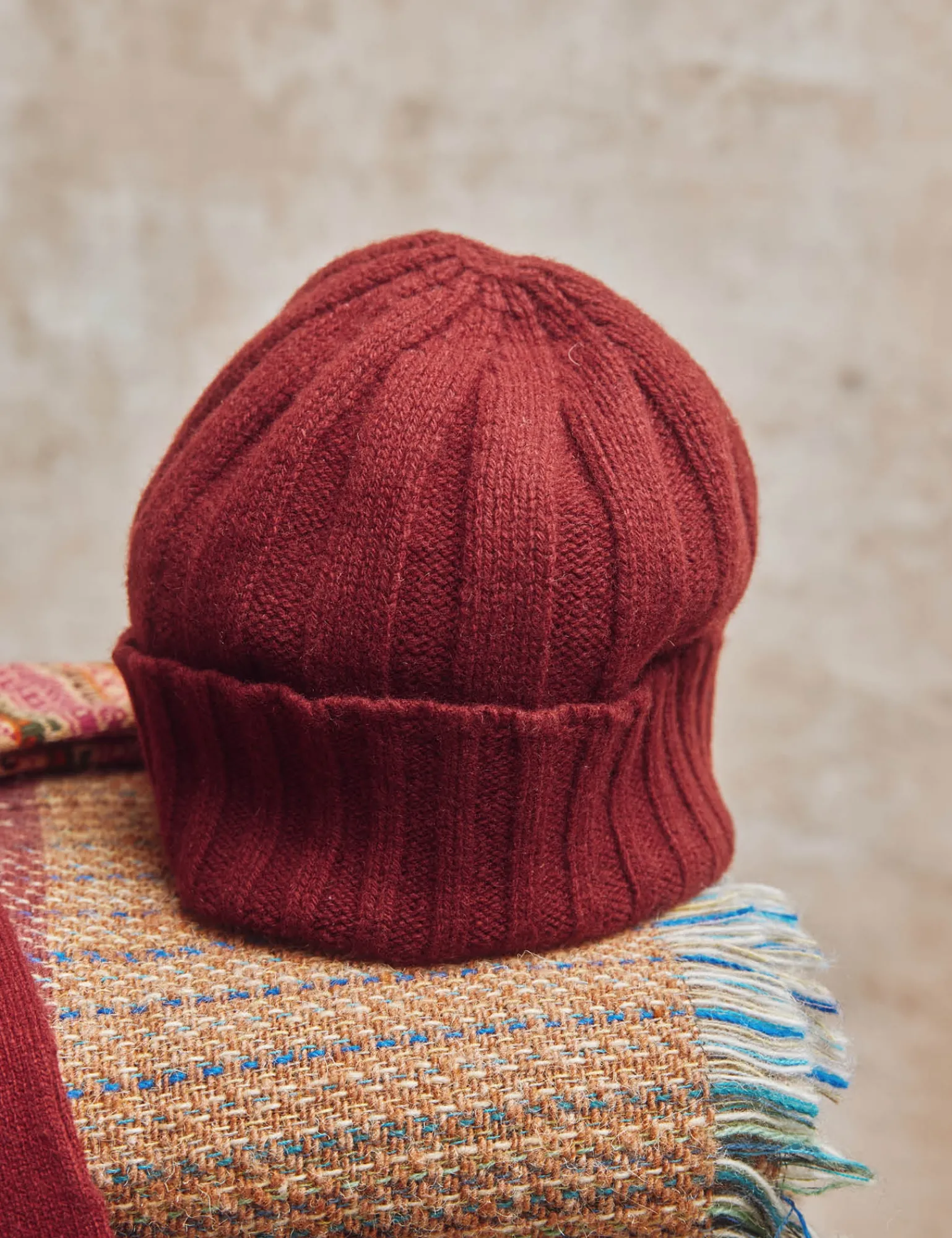 Penelope Chilvers Hadrian Cashmere Beanie Bordeaux Fashion