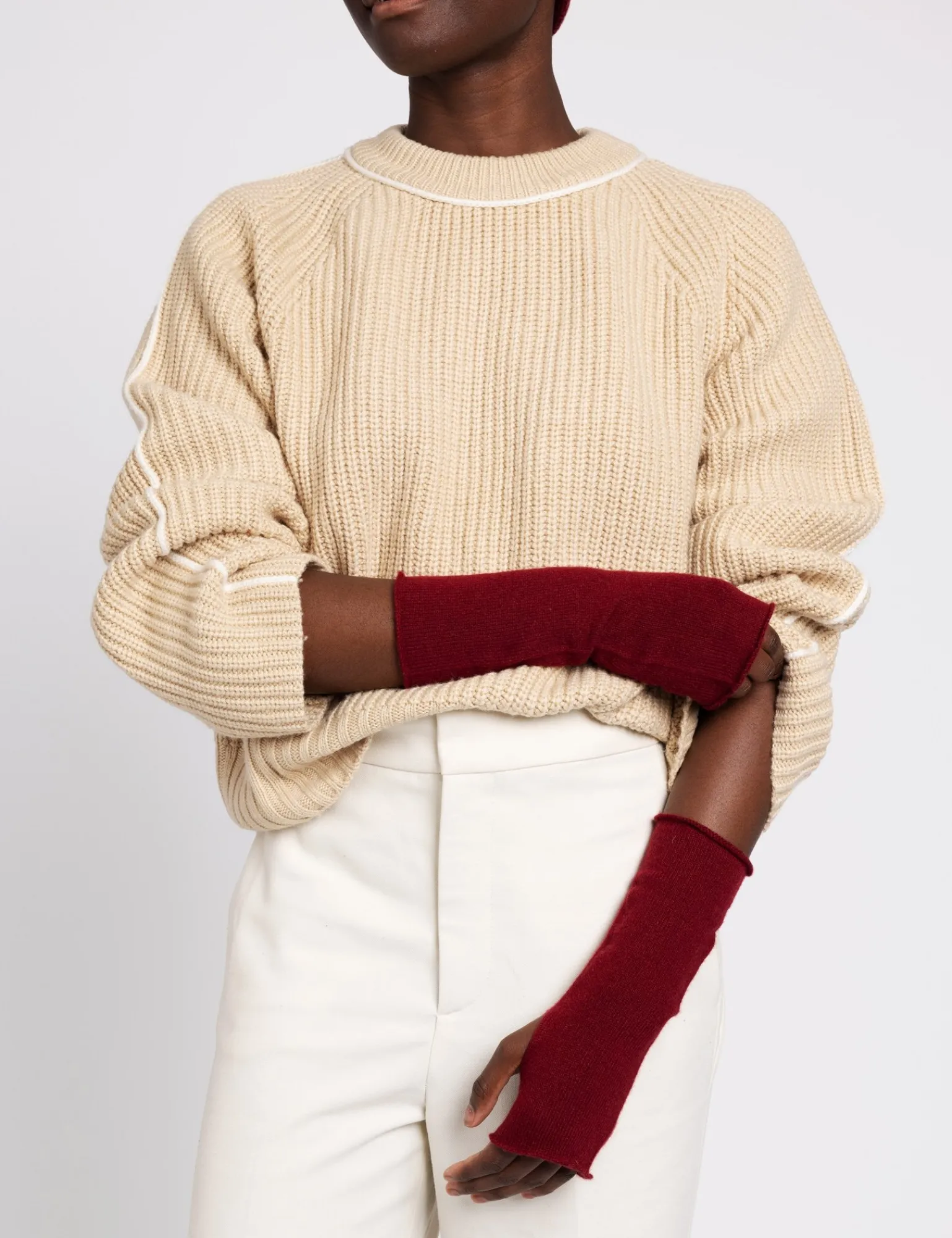 Penelope Chilvers Hadrian Cashmere Mittens Bordeaux New