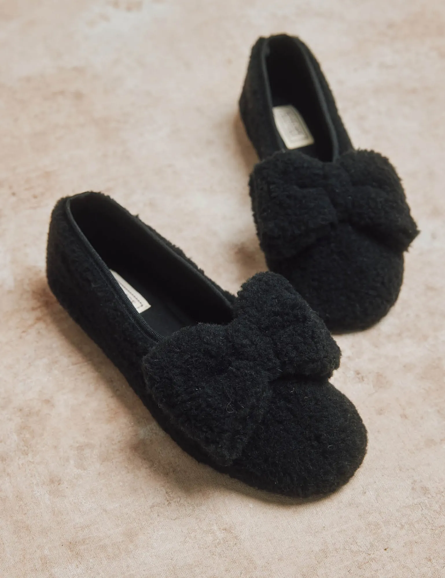 Penelope Chilvers Celeste Shearling Bow Slipper Black Hot