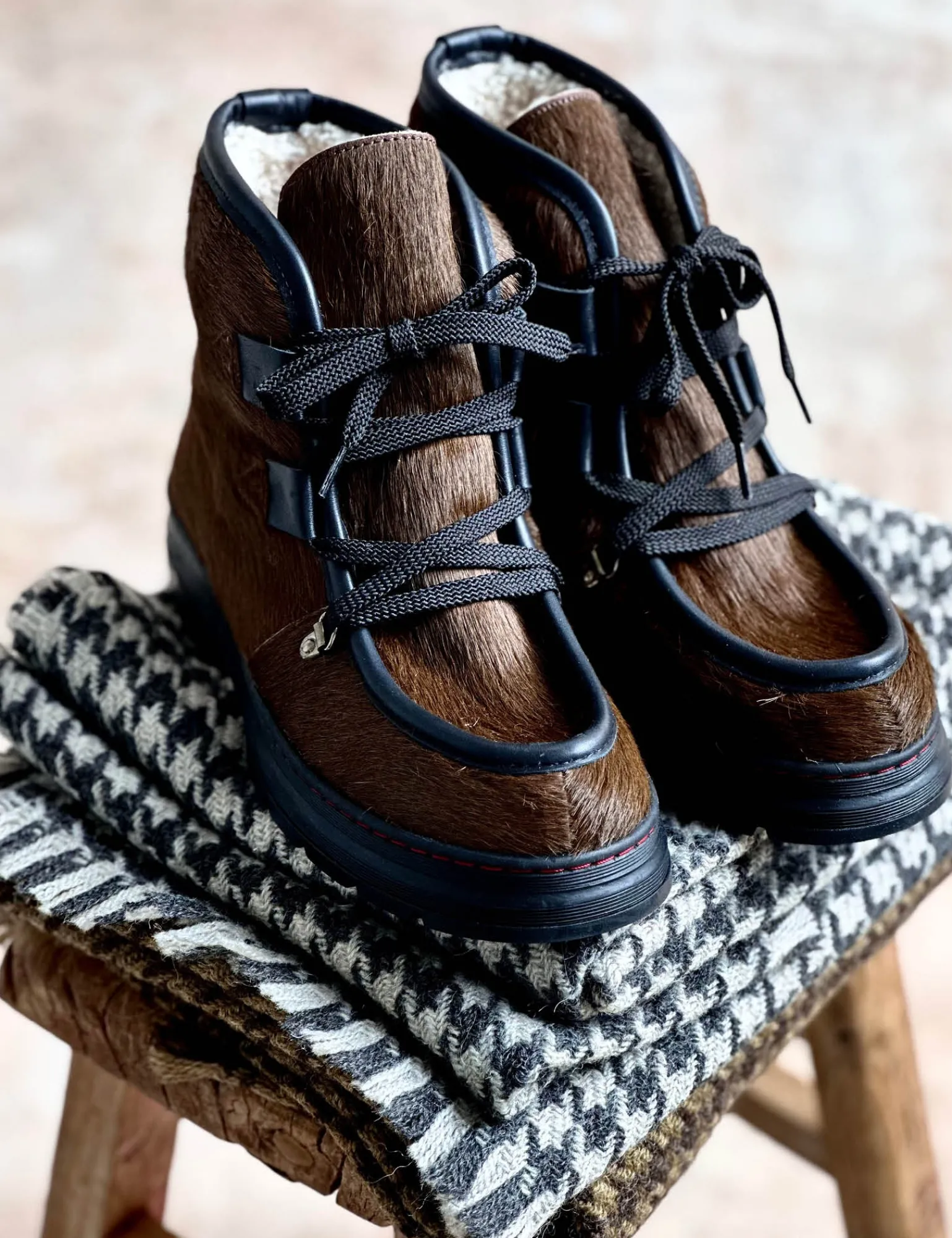 Penelope Chilvers Oban Houndstooth Scarf Graphite Discount